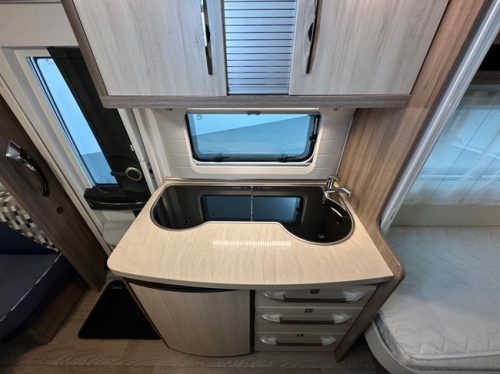 Hobby De Luxe 460 LU photo: 17