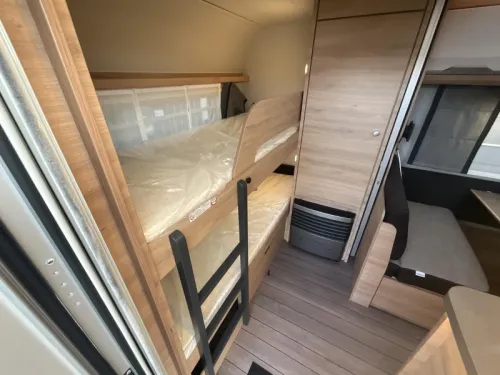 Knaus Sudwind Black Selection 540 FDK BUNK BED-6 BERTH photo: 9