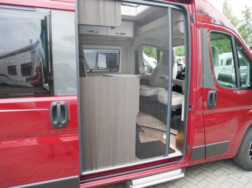 P&ouml;ssl 2Win Plus R, 6 Meter Buscamper, Groot Dwarsbed foto: 21