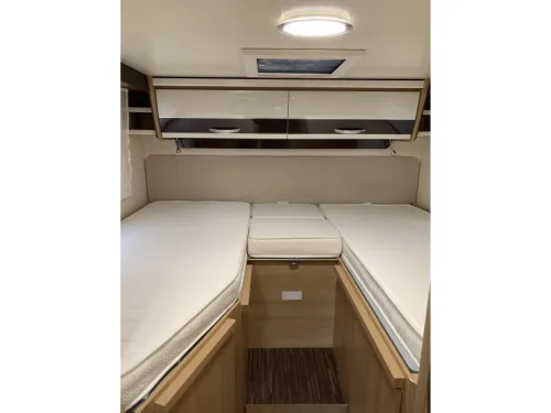 McLouis Sovereign 439 G 140 HP Single beds  photo: 2