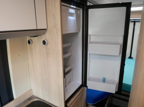 Clever 6.40 Mtr Buscamper, Maxi Chassis, Low Single Beds!! photo: 14