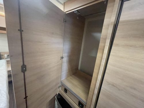 Knaus Sudwind Black Selection 540 UE +underfloor heating+extra awning photo: 12