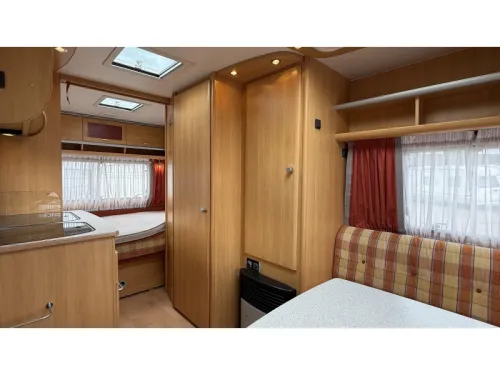 Dethleffs Summer Edition 430 DB lit fixe banquette en U toilette photo : 3