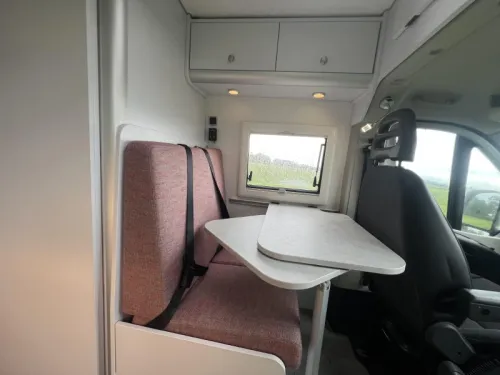 Peugeot Boxer 600 2018 L&auml;ngsbetten Foto: 17