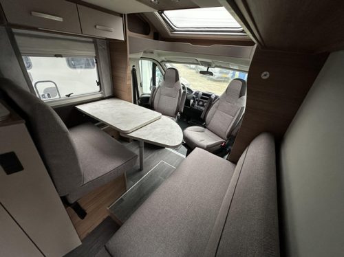 Knaus L!ve Wave 650 MF 180HP-AUTOMATIC-694CM photo: 3