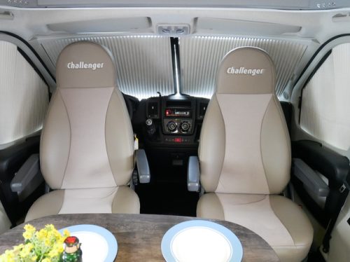 Challenger Birthday 190, Autocaravana Perfilada de 6 metros, Cama elevable foto: 4