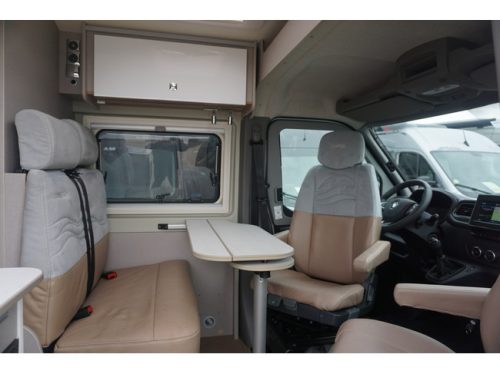 B&uuml;rstner Delfin C 621 Renault photo: 2