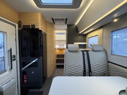 Adria Sonic 700 SL Plus 180 hp AUTOMATIC 9-Speed Euro6 Fiat Ducato 8 Maxi **Single beds/4 seats/4+1 berths/4400 kg/Solar photo: 9