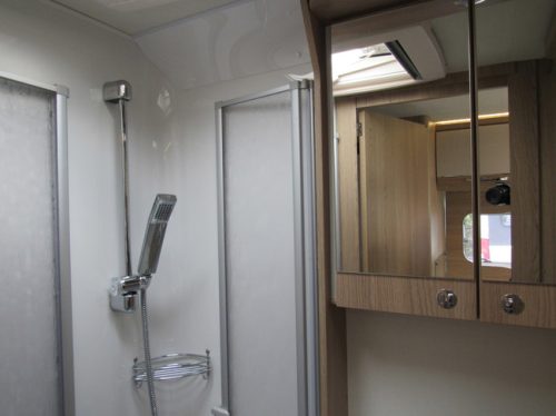 LMC T663G Semi-integrated Single beds 5 Seats year of manufacture 11-2022 photo: 16