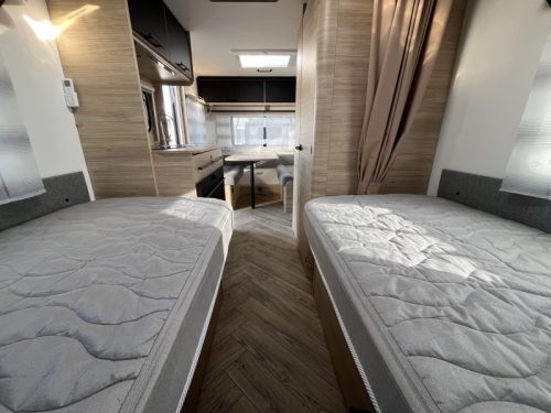 Caravelair Sport Line 492 Unico Verona Prs-voorwand  foto: 3