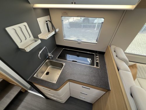 Adria Matrix 670SL SINGLE BEDS+POP-TOP ROOF SOLAR PANEL 4,805KM! photo: 17
