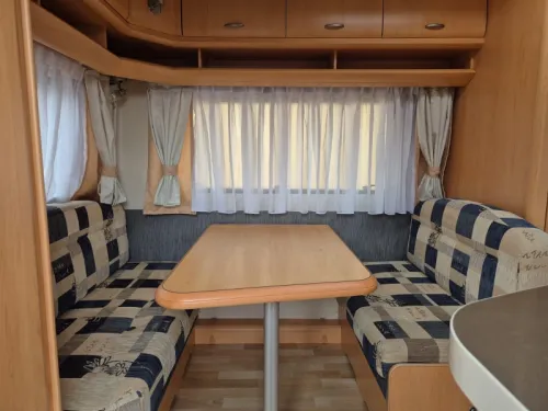 Hobby De Luxe 440 SF photo: 4