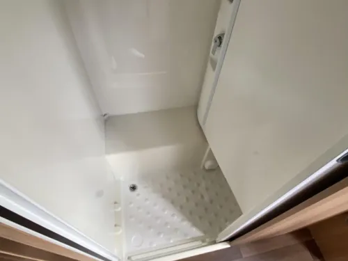 Dethleffs Advantage Single beds price stunt photo: 19