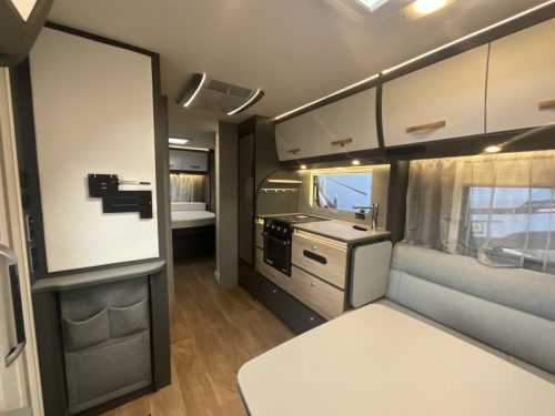 Dethleffs Beduin Scandinavia 550 RD QUEENSBED-ALDE-MOVER photo: 4