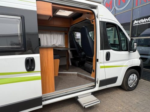 Globecar Globescout 600 130HP,Fixed bed,Awning photo: 9