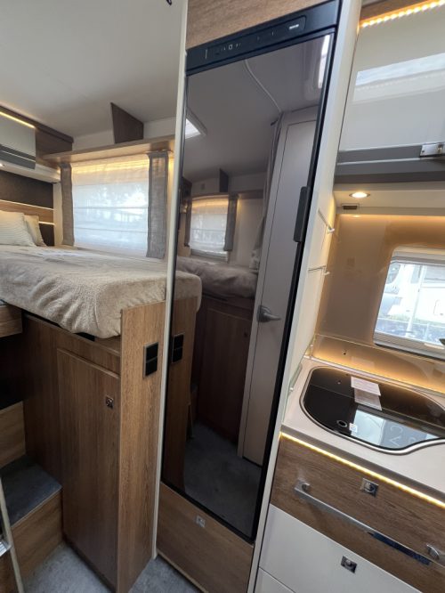 Dethleffs TREND 6617 LITS JUMEAUX+TOIT RELEVABLE AUTOMATIQUE photo : 6