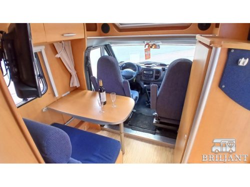 Hymer SEMI-INTEGRATED HV 522 .. 2006 transverse bed photo: 7