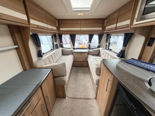 Elddis Crusader Solano 462 Mover, auvent. chauffage par le sol photo : 5