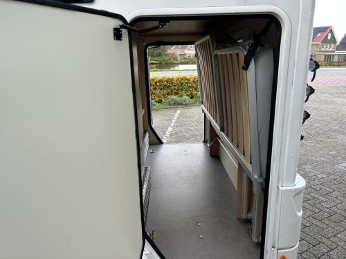 Forster A699 VB Overcab - Family Motorhome  photo: 17