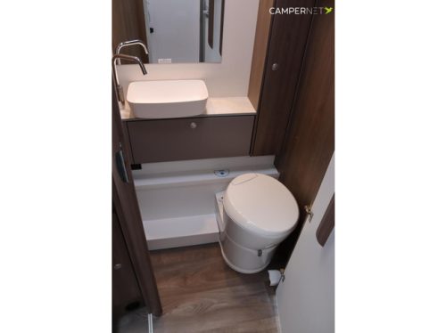 Carado T457 140hp Automatic | Single beds | Face to Face | Pro + Package | Thule awning | Separate shower | Large refrigerator | Light metal photo: 21