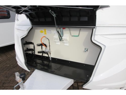 Knaus Sport 420 QD Transverse bed & spacious kitchen! photo: 22
