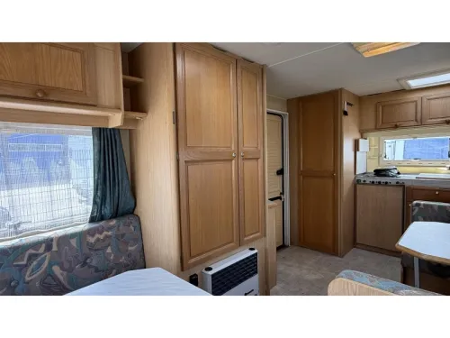 Chateau Cantara 938 T end kitchen, 2x seating group photo: 8