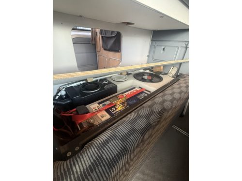 Westfalia ford nugget 4 slaapplaatsen airco hefdak lmv standkachel trekhaak zonnepaneel bearlock photo: 14