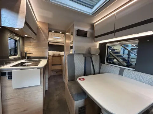 Dethleffs Globebus I 6 Compact Integrated Motorhome photo: 1