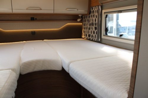 Junger Knaus VanSation 650 Peugeot 2.2 l/ 165 PS mit nur 7.873 km Einzelbetten (45 Foto: 44