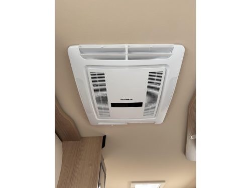 Carthago C-Tourer T 143 LE -300 Ah-Automatik-Klimaanlage Foto: 19