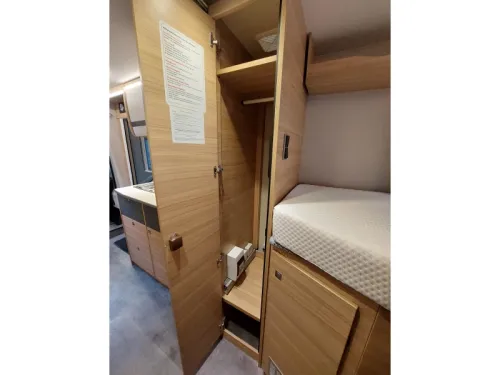 Dethleffs Globebus T 6 GT Automatik/L&auml;ngsbetten/TV Foto: 17
