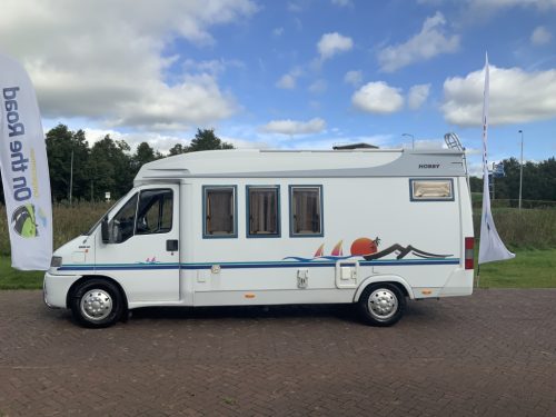 Hobby 550 2.5 TDI 115 PS Teilintegriert, Servolenkung, Etagenbett hinten, Essecke, I. G. Z. St., Km. 137.547 Bj. 1997 Wohnmobilzentrum on the road Marum Foto: 3