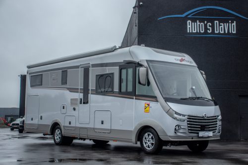Carthago Chic S-Plus I61 XL LE Camper Iveco 3.0d / 1ST OWNER / 5 BEDS / GARAGE / KITCHEN / BATHROOM / TV / EURO 6 !