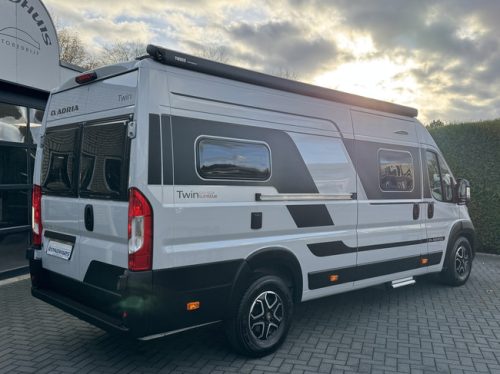 Adria Twin Supreme 640 SGX 160 hp AUTOMATIC 9-Speed Euro6 Fiat Ducato 8 Maxi **Adjustable height single beds/4 seats/Awning/ photo: 5