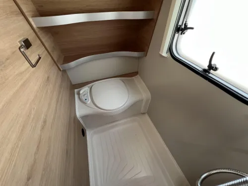 Knaus Sudwind 60 Years 450 FU Vorzelt Audiosystem Foto: 12