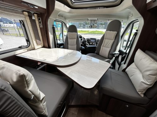 B&uuml;rstner Nexxo 728 T Single-beds/2015/Euro-5 photo: 8