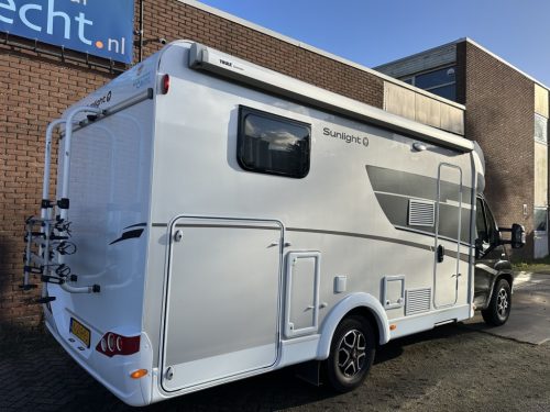 Sunlight T67S Automatic Adventure Single Beds photo: 4
