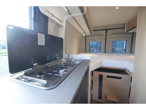 Sunlight Cliff 602 RT Van conversion  photo: 11