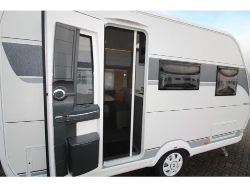 Hobby On Tour 390 SF Wohnwagen Breite 220 cm! Foto: 19
