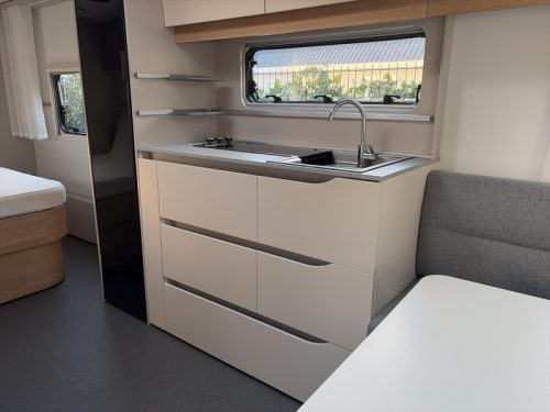 Adria Adora 613 UL Mover/Airco/Floor heating photo: 8