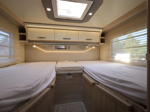 Elnagh T-Loft 529 roof air conditioning and levelling system photo: 9