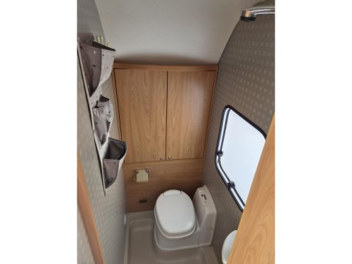 B&uuml;rstner Ventana 460 TS Mover-Awning with front wall photo: 13