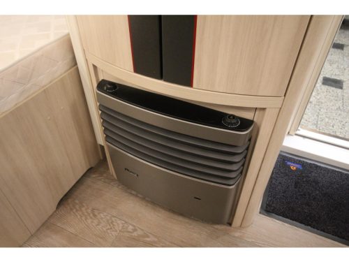 Hobby De Luxe Edition 460 UFE Top condition, Tall Refrigerator photo: 19