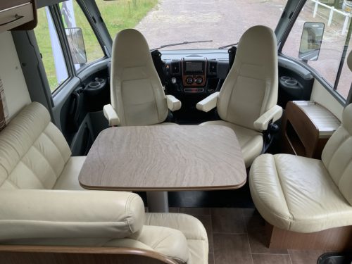 B&uuml;rstner Aviano 727 2.3 AUTOMATIC 150 HP integral, Engine air conditioning, Queen bed, level, side seating group Year 2012 Camper centrum on the road photo: 6