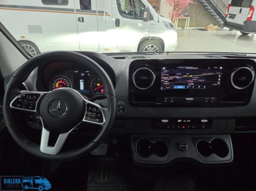 Adria Coral Supreme MB 670 DL *AUTOMAAT 170pk* Levelsysteem Foto: 13