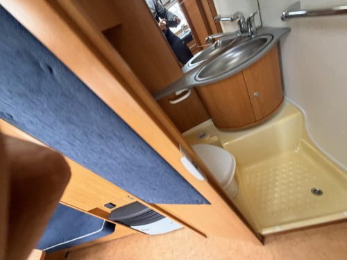 Dethleffs Camper Lifestyle 590 S Queensbed Airco Zelt Foto: 11