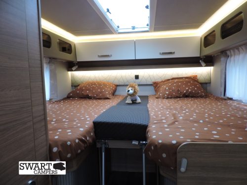 Weinsberg CaraCore 700 MEG, Automaat Camas individuales Techo elevable 4 plazas foto: 19