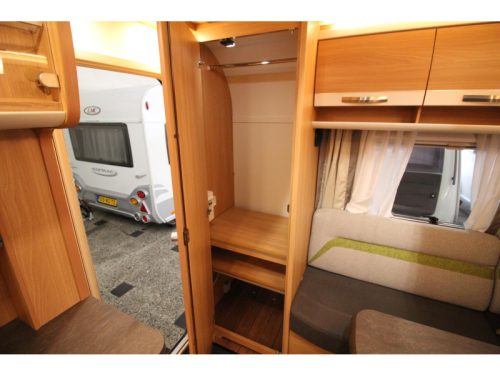 Knaus Sudwind Silver Selection 420 QD Rangierhilfe Thule 6300 Vorzelt  Foto: 17