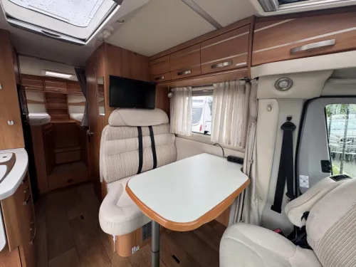 Hymer Exsis-T 588 EX With single beds & Air conditioning photo: 7