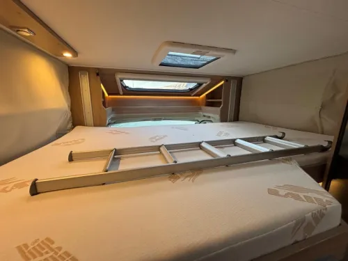 Laika Kosmo 212 Nivelliersystem Queensbett 7m Foto: 23
